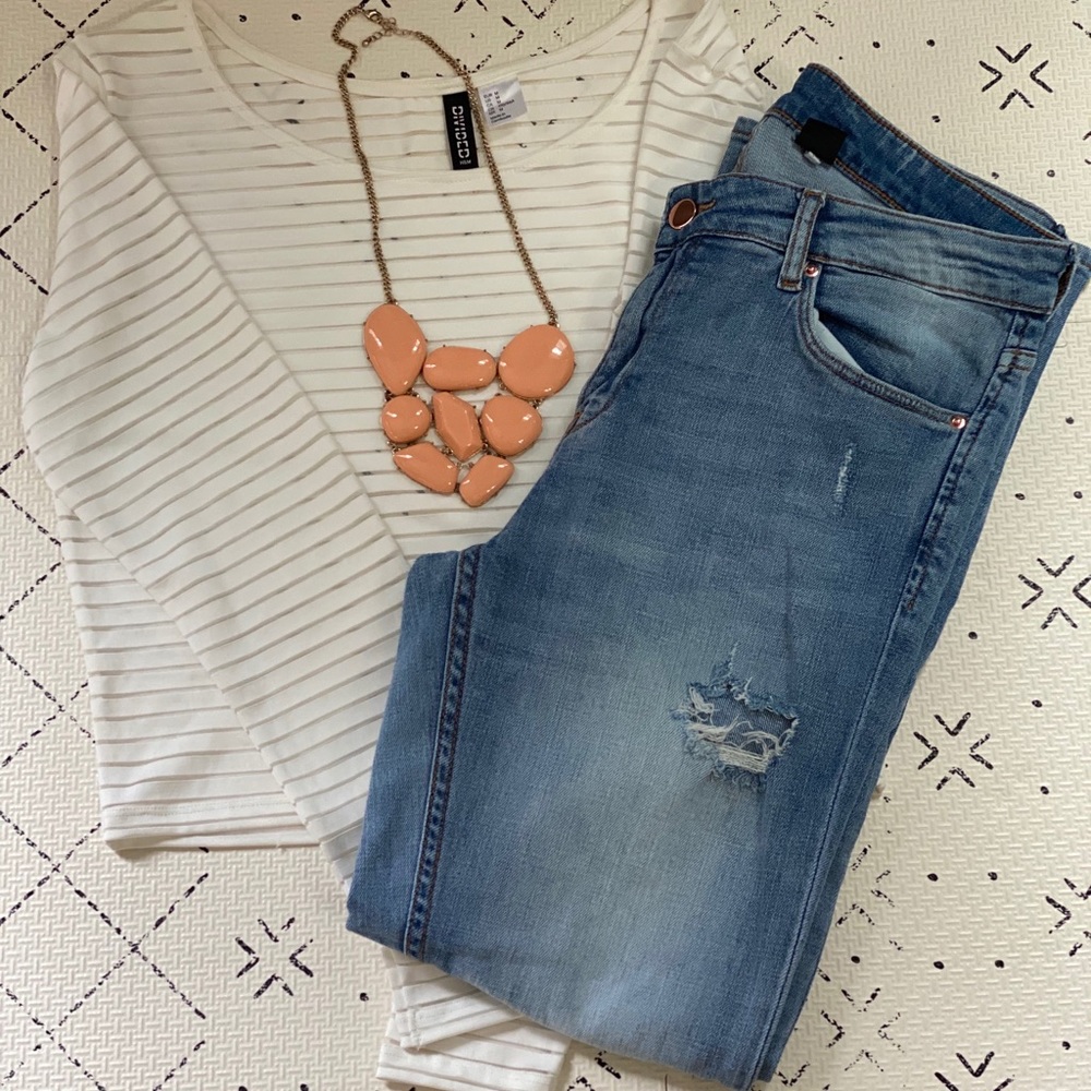 SHOP THE OUTFIT!! TOP SIZE: MEDIUM / JEANS SIZE: 4